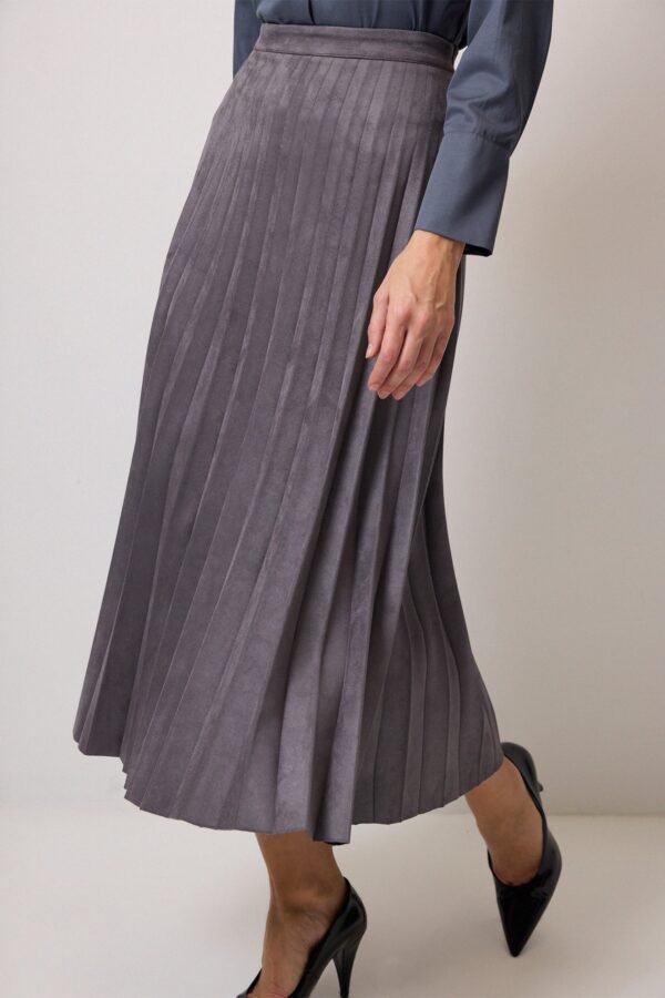 PLEATED SUEDE SKIRT - Image 3